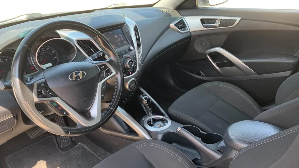 2017 Hyundai Veloster - Image 5 of 9