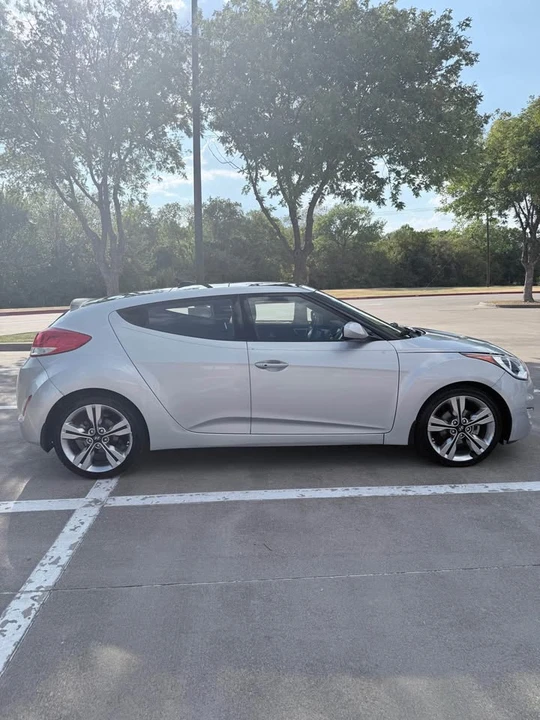2017 Hyundai Veloster - Image 7 of 13