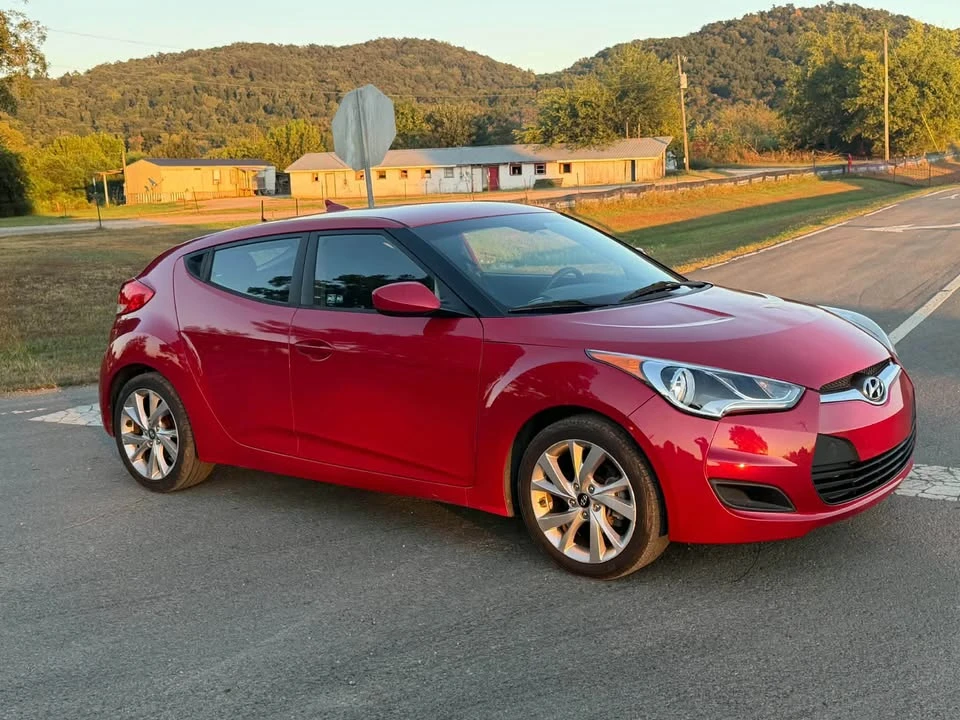 2017 Hyundai Veloster - Image 11 of 16