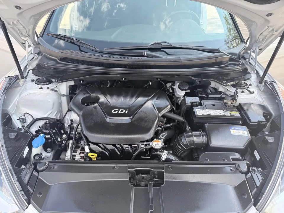 2017 Hyundai Veloster - Image 9 of 13