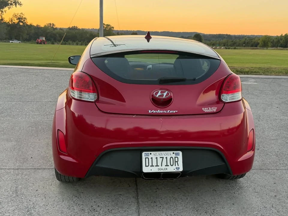 2017 Hyundai Veloster - Image 14 of 16