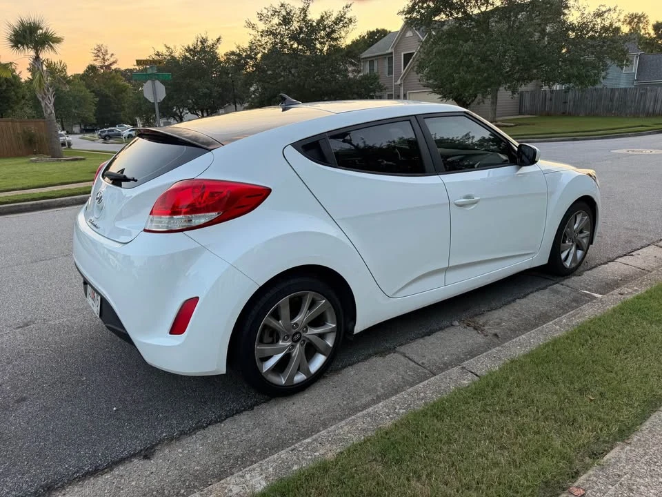 2017 Hyundai Veloster - Image 3 of 17