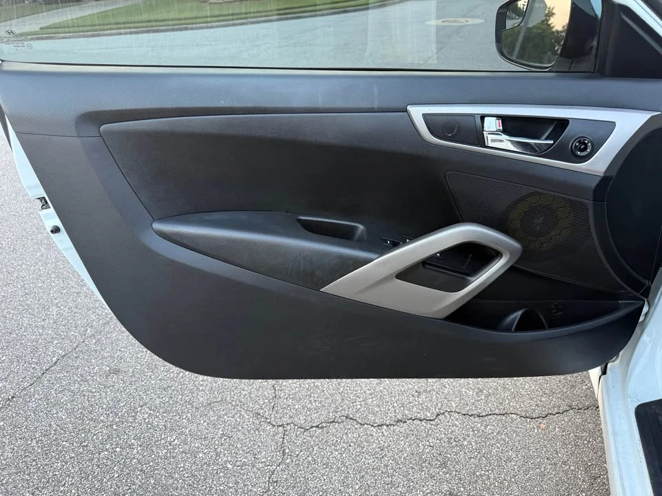 2017 Hyundai Veloster - Image 13 of 17