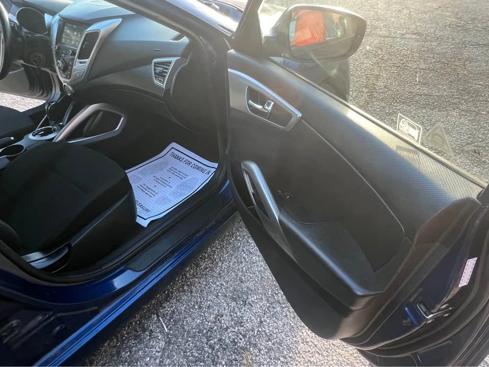 2017 Hyundai Veloster - Image 12 of 17