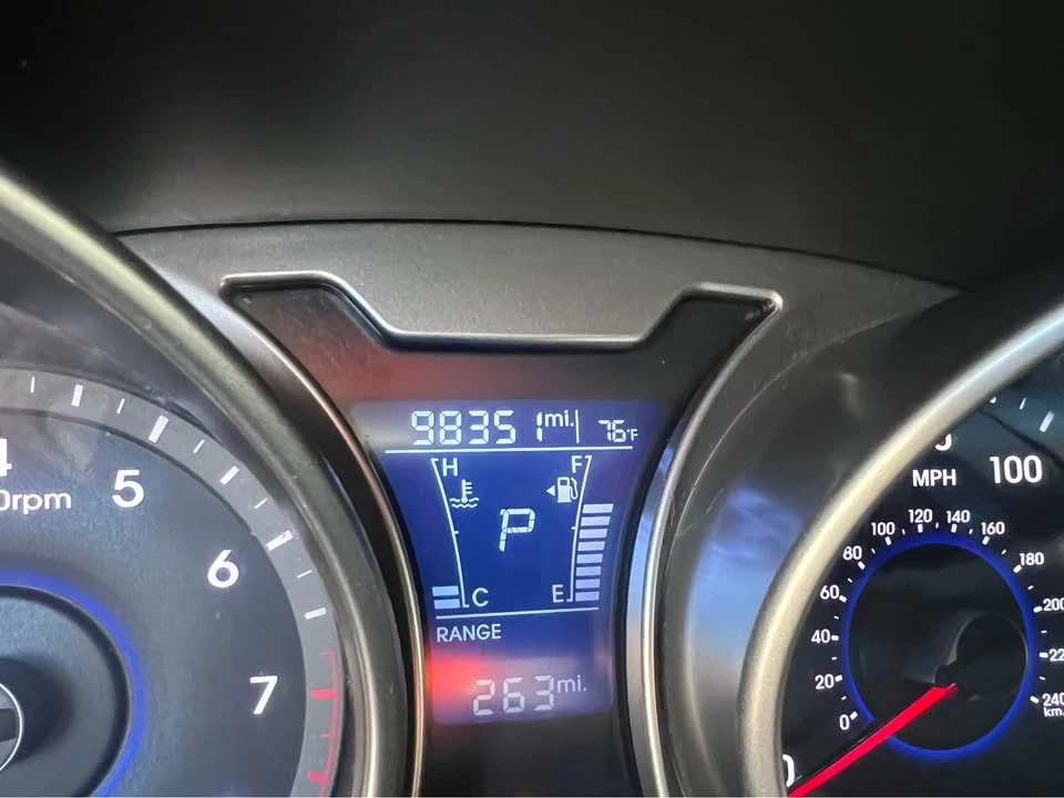 2017 Hyundai Veloster - Image 16 of 17
