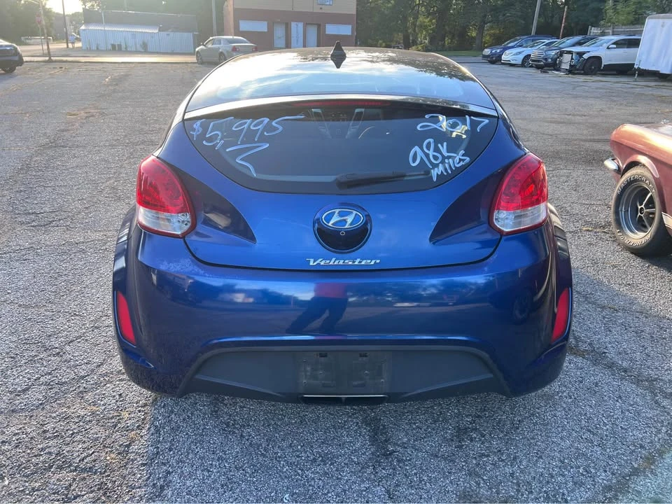 2017 Hyundai Veloster - Image 3 of 17