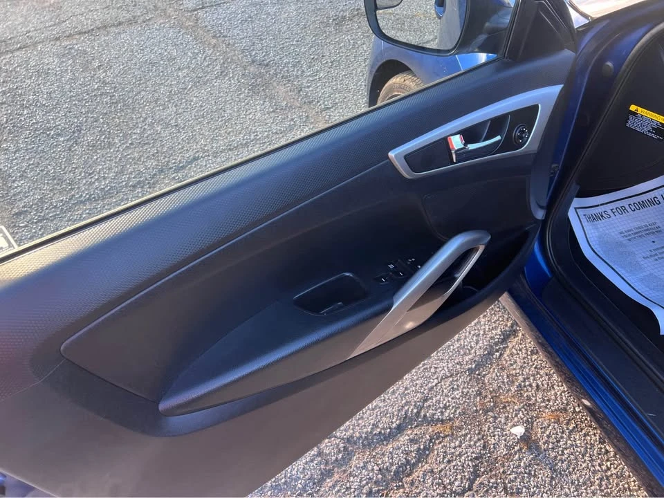 2017 Hyundai Veloster - Image 6 of 17