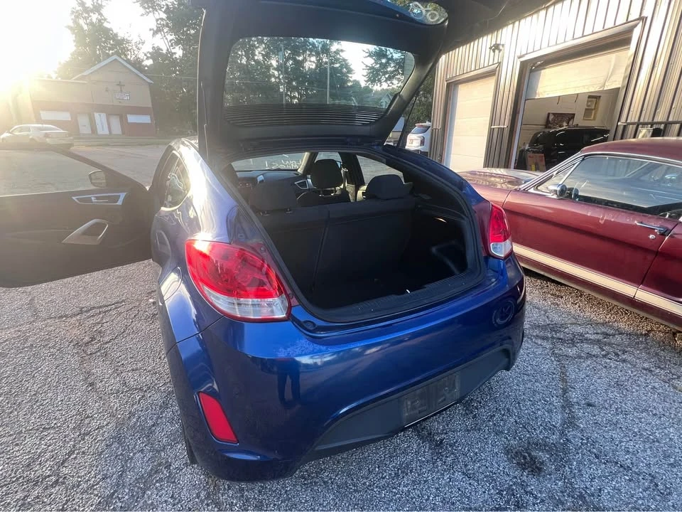 2017 Hyundai Veloster - Image 9 of 17