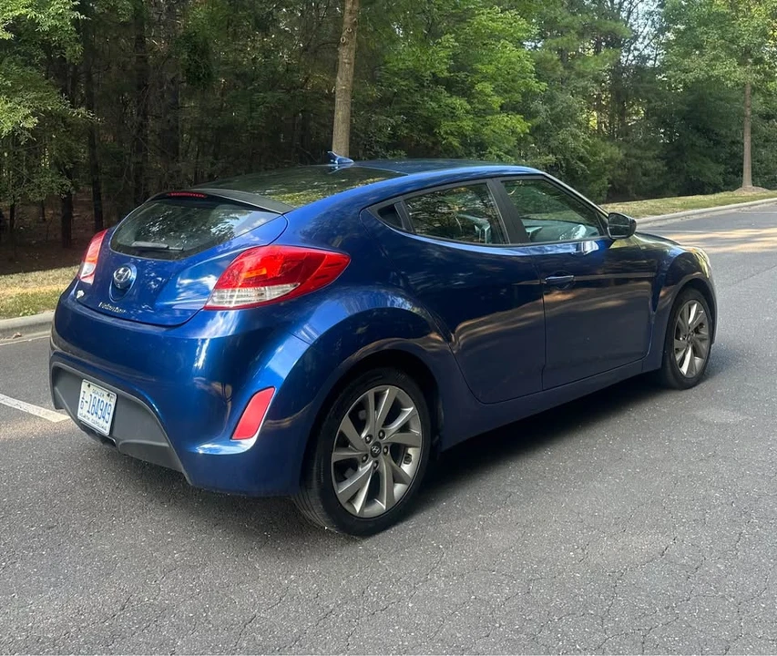 2017 Hyundai Veloster - Image 7 of 20
