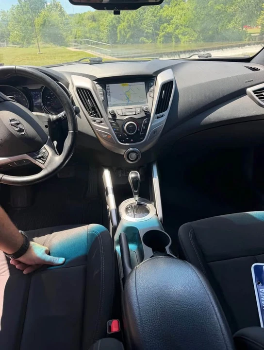 2017 Hyundai Veloster - Image 3 of 8
