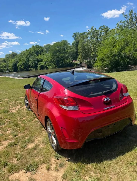 2017 Hyundai Veloster - Image 8 of 8