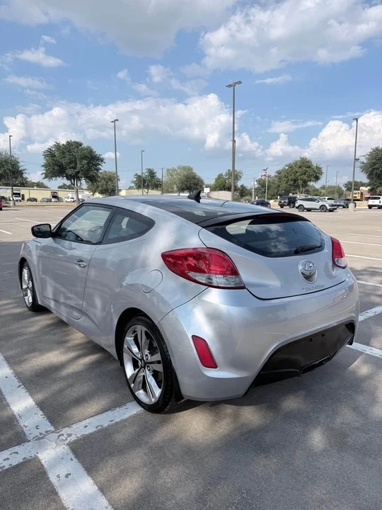 2017 Hyundai Veloster - Image 4 of 13