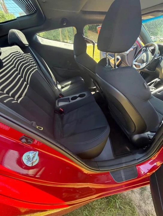 2017 Hyundai Veloster - Image 6 of 8