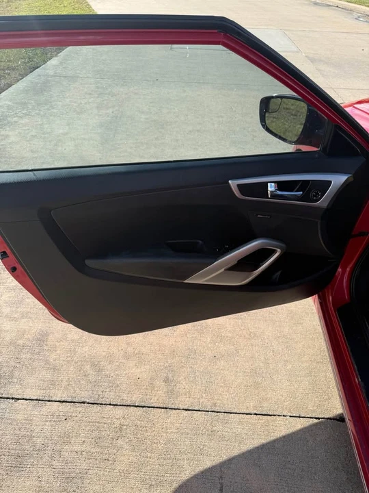 2017 Hyundai Veloster - Image 7 of 14