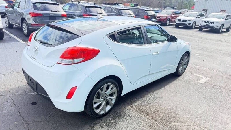 2017 Hyundai Veloster - Image 9 of 20