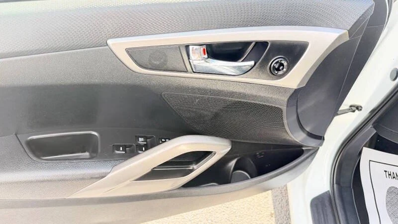 2017 Hyundai Veloster - Image 16 of 20