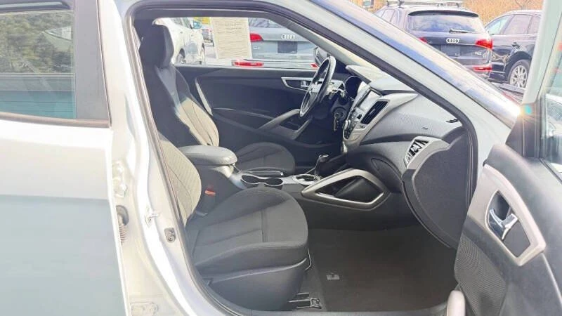 2017 Hyundai Veloster - Image 11 of 20