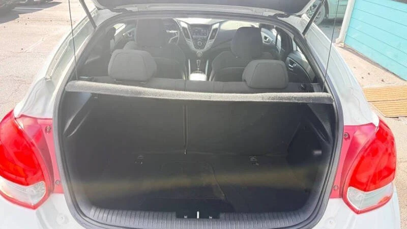 2017 Hyundai Veloster - Image 10 of 20