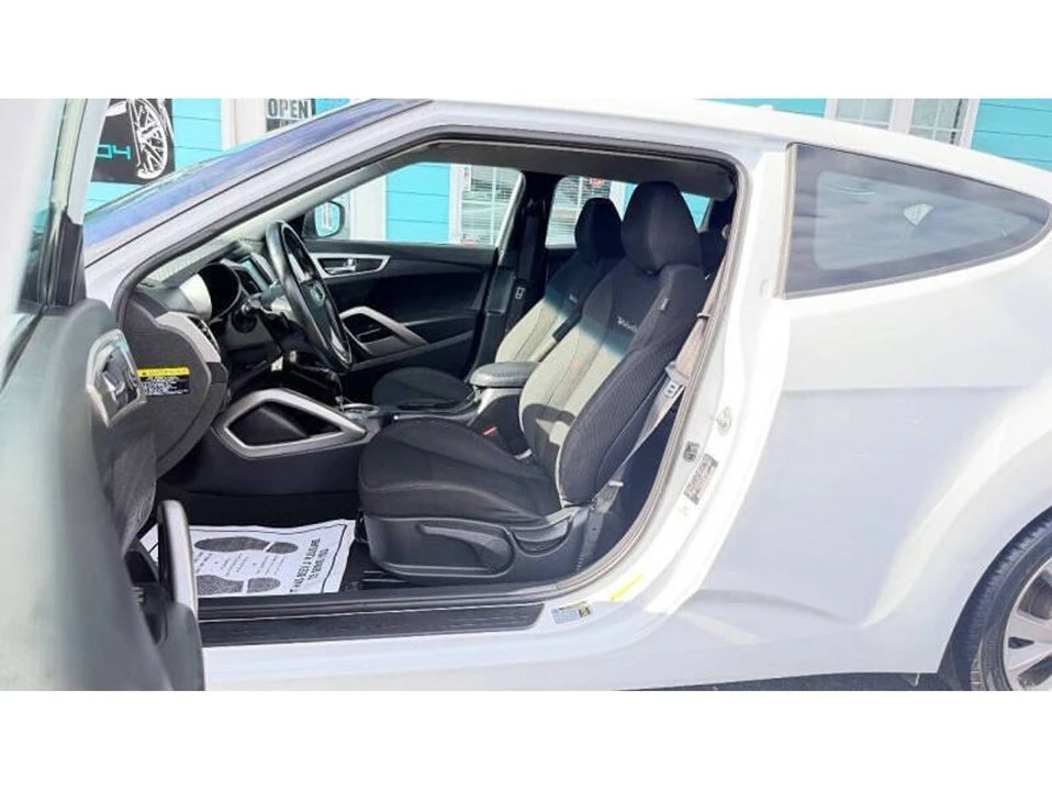 2017 Hyundai Veloster - Image 14 of 20