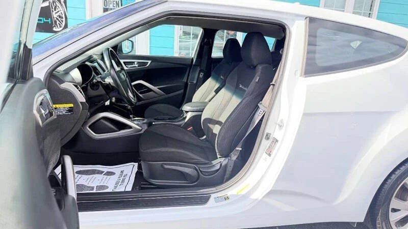2017 Hyundai Veloster - Image 14 of 20
