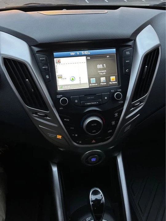 2017 Hyundai Veloster - Image 9 of 18