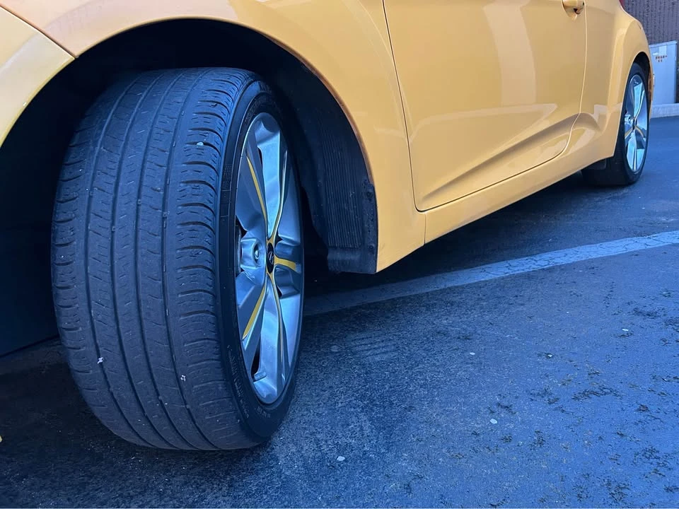 2017 Hyundai Veloster - Image 15 of 18