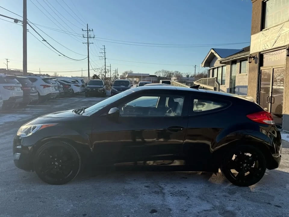 2017 Hyundai Veloster - Image 7 of 16