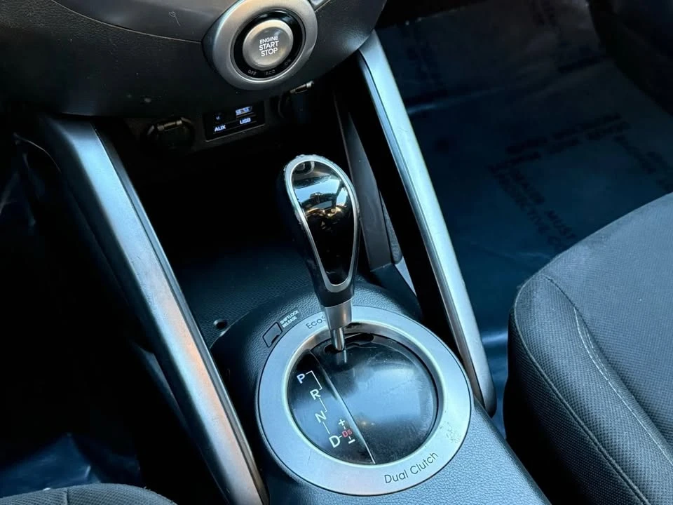 2017 Hyundai Veloster - Image 12 of 16