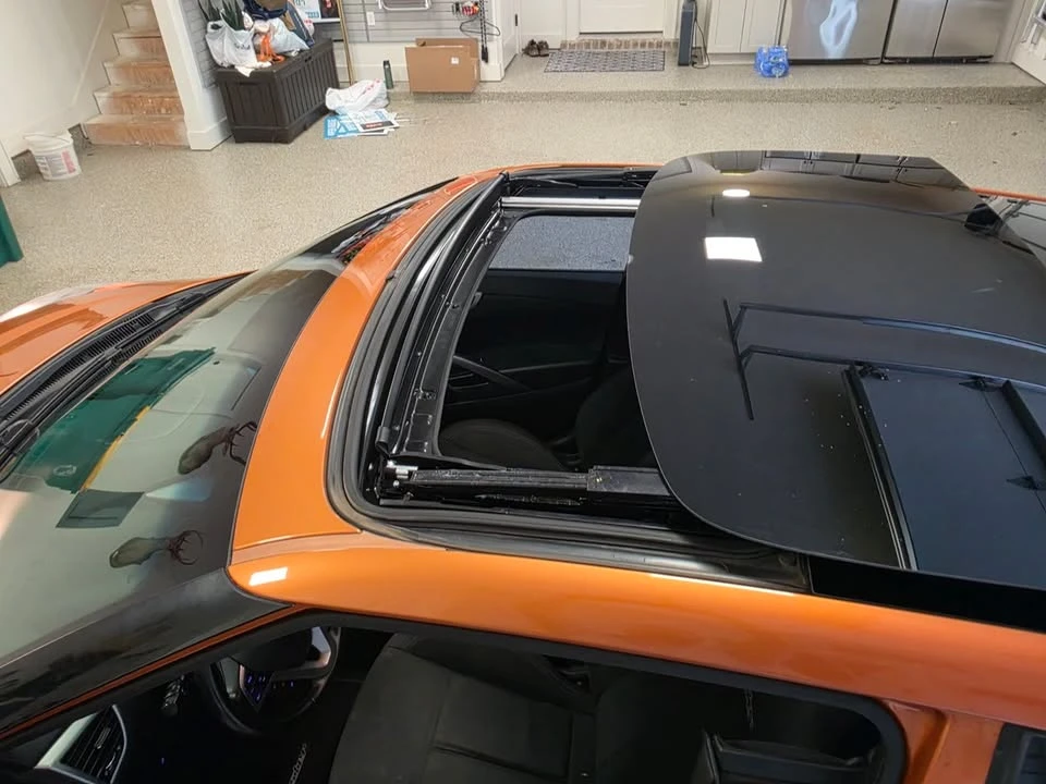 2017 Hyundai Veloster - Image 2 of 13