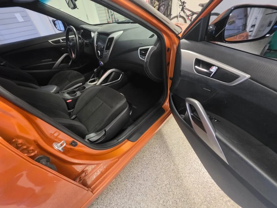 2017 Hyundai Veloster - Image 4 of 13