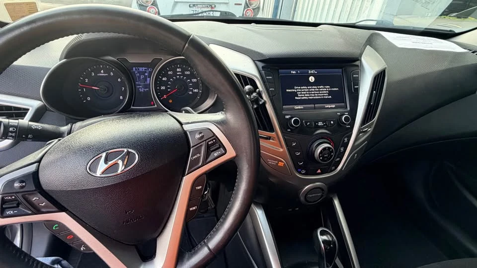 2017 Hyundai Veloster - Image 9 of 9