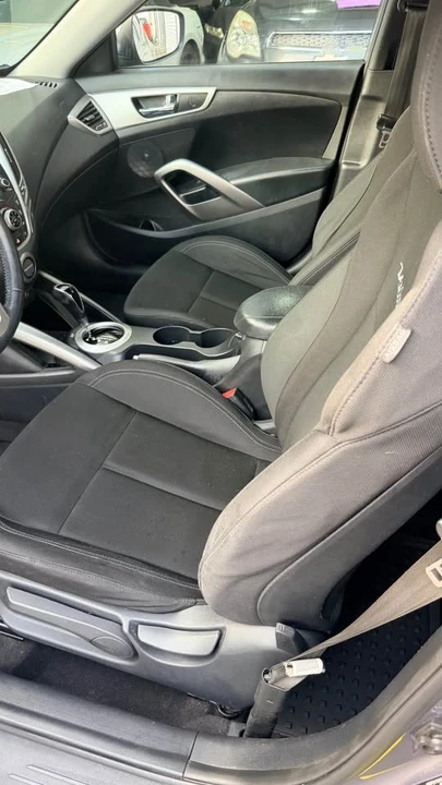 2017 Hyundai Veloster - Image 7 of 9