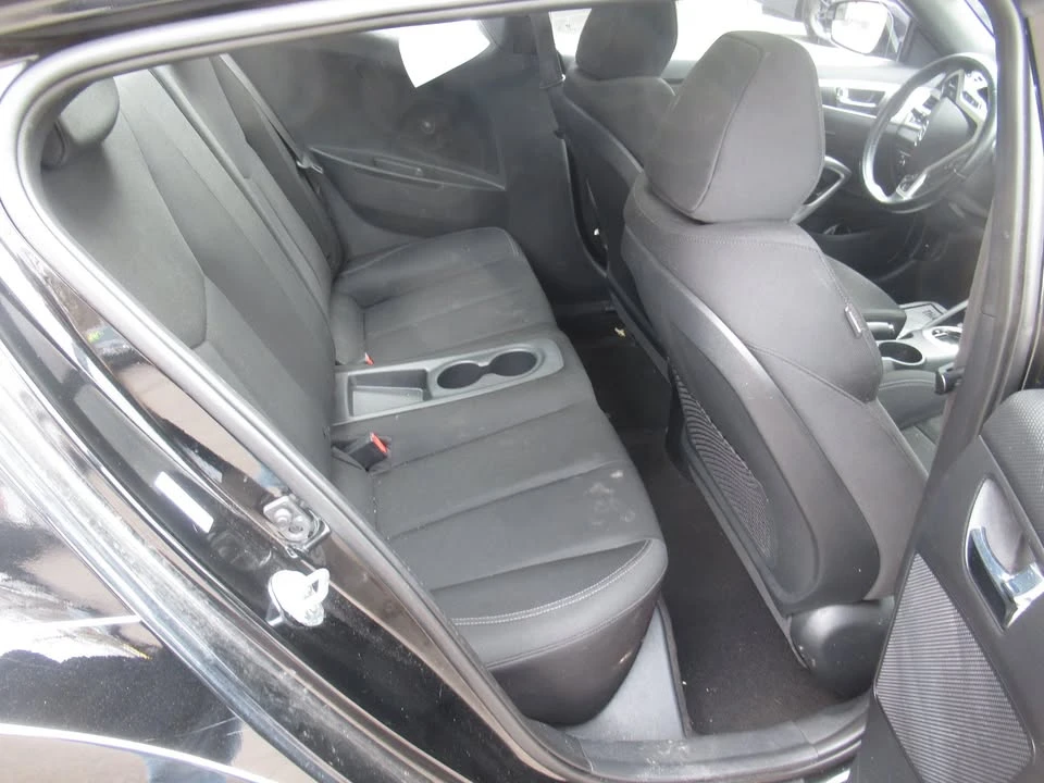 2017 Hyundai Veloster - Image 9 of 11