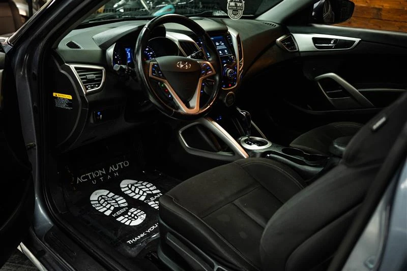 2017 Hyundai Veloster - Image 8 of 20
