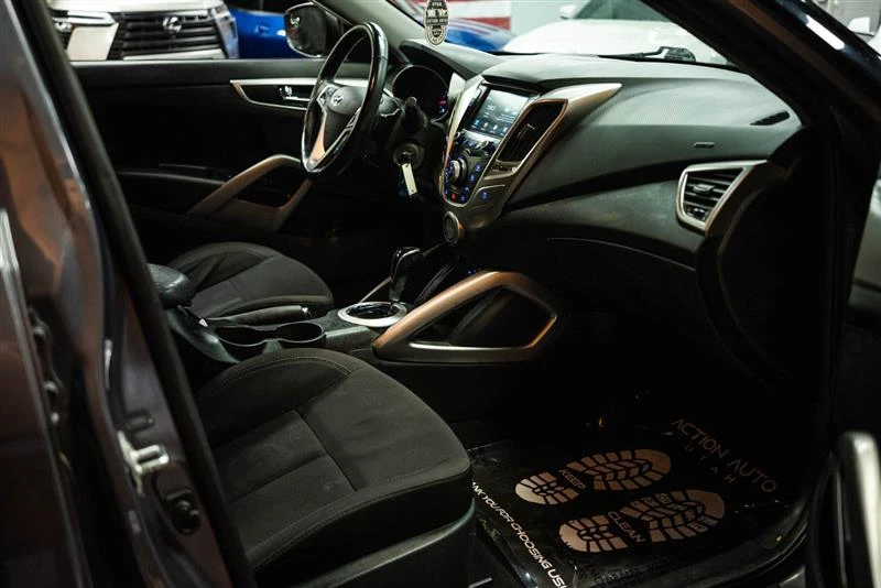 2017 Hyundai Veloster - Image 11 of 20