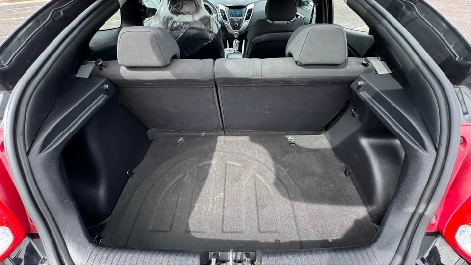 2017 Hyundai Veloster - Image 10 of 12
