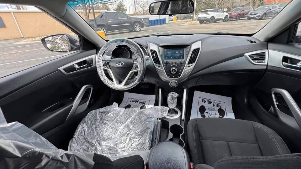 2017 Hyundai Veloster - Image 7 of 12