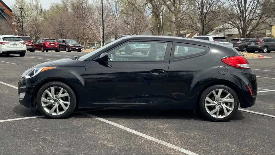 2017 Hyundai Veloster - Image 4 of 12