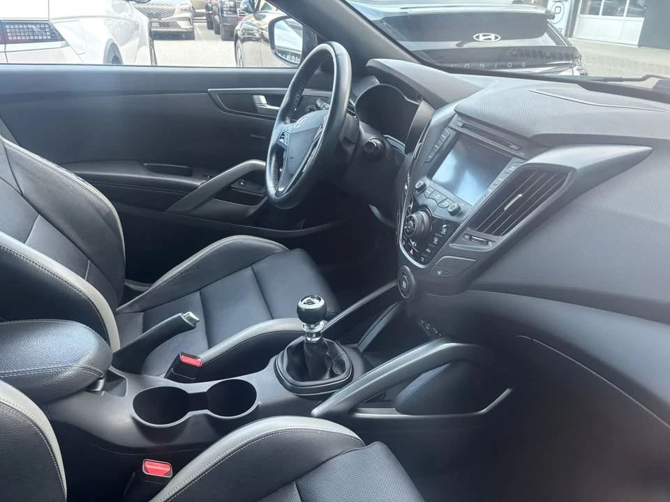 2017 Hyundai Veloster - Image 6 of 9
