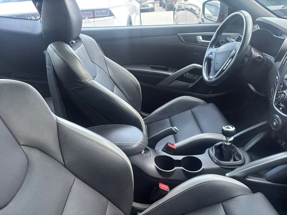 2017 Hyundai Veloster - Image 8 of 9