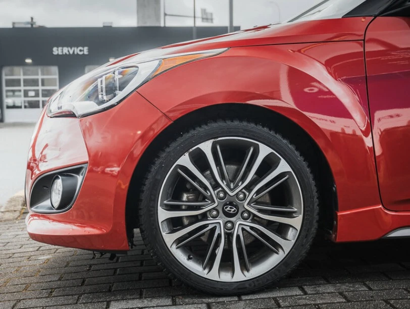 2017 Hyundai Veloster - Image 2 of 5