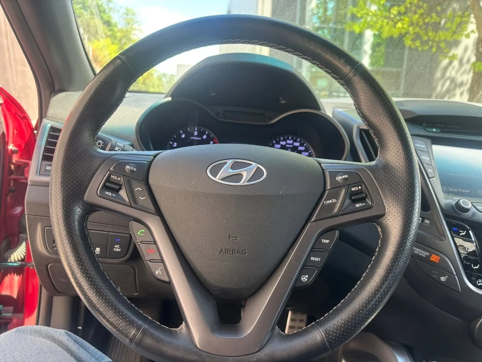 2017 Hyundai Veloster - Image 9 of 13