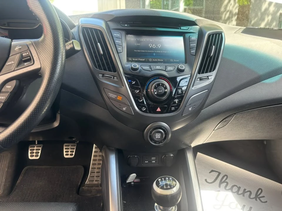 2017 Hyundai Veloster - Image 12 of 13