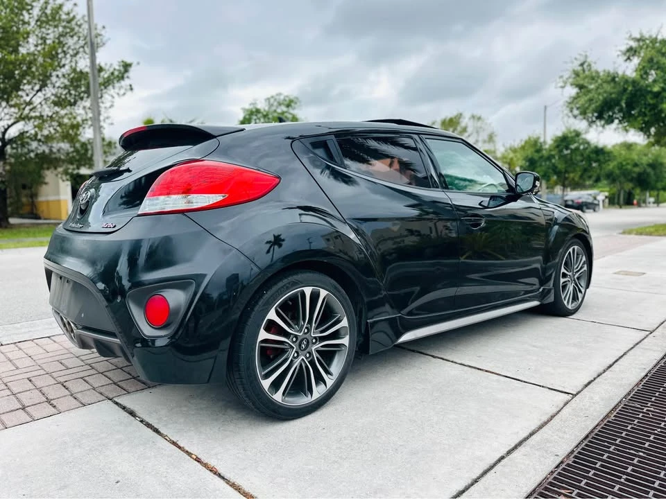 2017 Hyundai Veloster - Image 14 of 18