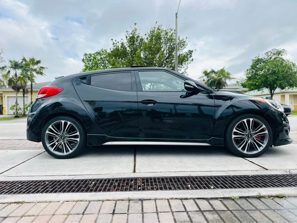 2017 Hyundai Veloster - Image 13 of 17
