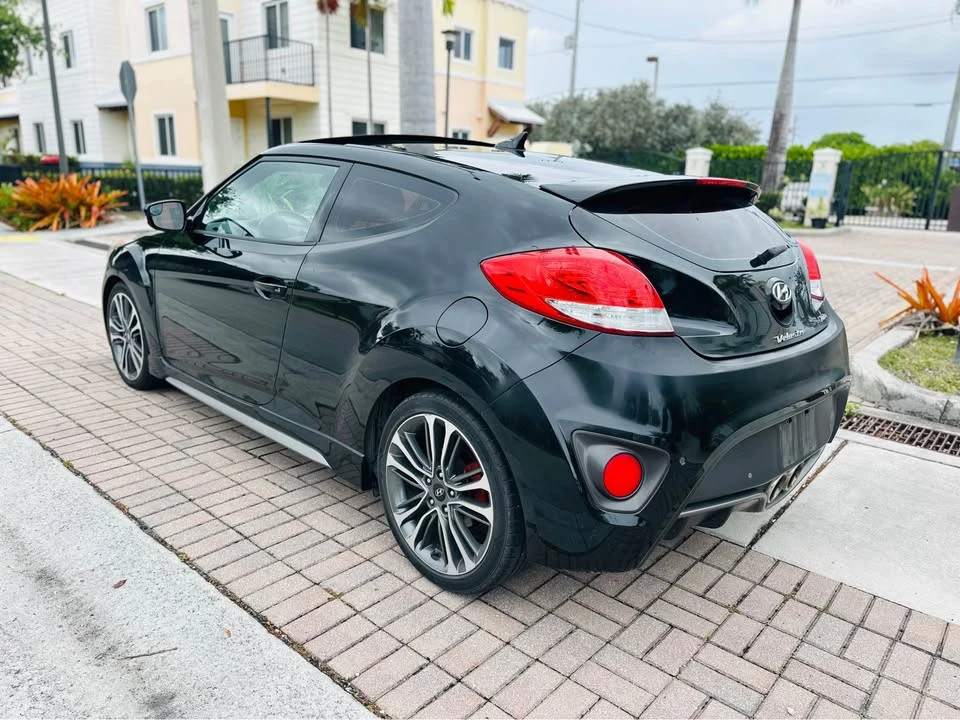 2017 Hyundai Veloster - Image 16 of 18