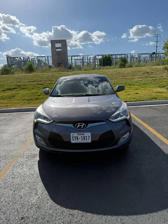 2017 Hyundai Veloster - Image 2 of 16