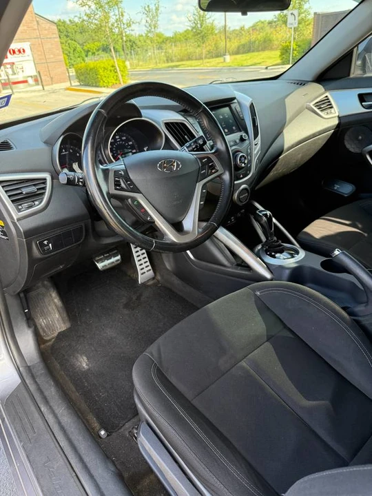 2017 Hyundai Veloster - Image 14 of 16