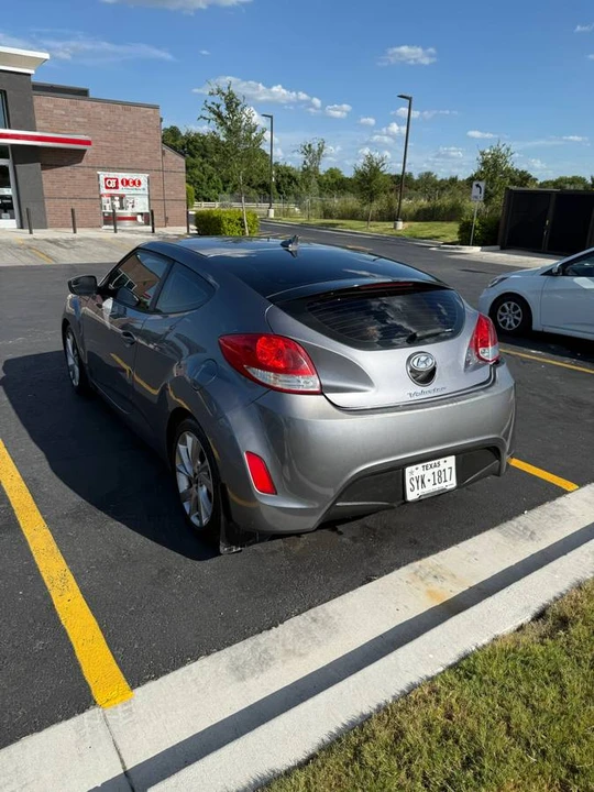 2017 Hyundai Veloster - Image 4 of 16