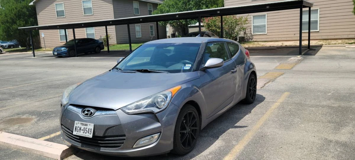 2017 Hyundai Veloster - Image 10 of 11